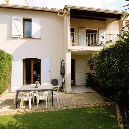 Carbau Maisonnette Pour 8 Personnes Dans Privee Avec Piscine A