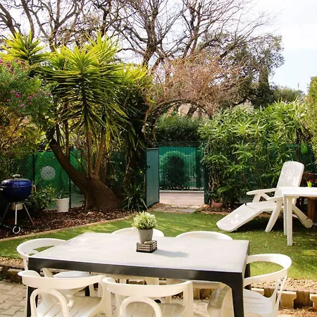 Carbau Maisonnette Pour 8 Personnes Dans Privee Avec Piscine A Apartment *