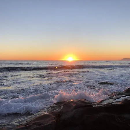 Carbau Maisonnette Pour 8 Personnes Dans Privee Avec Piscine A Carqueiranne