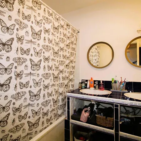 Apartment Carbau Maisonnette Pour 8 Personnes Dans Privee Avec Piscine A Carqueiranne