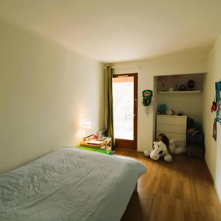 Carbau Maisonnette Pour 8 Personnes Dans Privee Avec Piscine A Carqueiranne