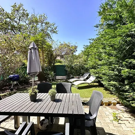 Carbau Maisonnette Pour 8 Personnes Dans Privee Avec Piscine A דירה *